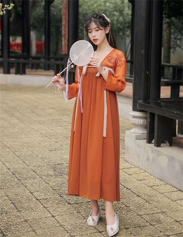 第一印象：素晴らしい レトロ ナショナルスタイル ししゅう 漢服要素 漢服 小さい新鮮な セット