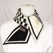 千鳥格子スカーフ女性の秋と冬の小さなスカーフネックガード新しい用途の広い暖かいスカーフ
