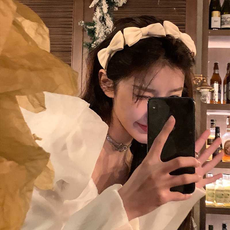 カチューシャ　ヘアアクセサリー　韓国　ヘア飾り　髪留め　前髪　春 　蝶結び