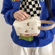 バッグ　ポーチ　収納バッグ　ミニ　刺繍　コールテン　クマ　かわいい　韓国ファッション