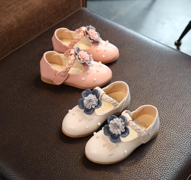 ★【子供靴】可愛いデザインの子供靴　花付き　真珠付き　1-3歳　シューズ　女の子　靴　キッズ