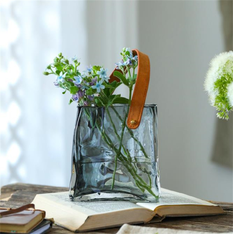 超人気ins話題 INSスタイル 水養花器 ハンドバッグ ガラスの花瓶 民宿の置物 花瓶 食卓の置物 新品