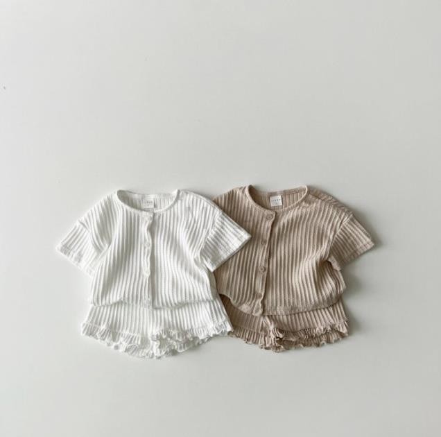 2023夏新作 韓国子供服   セットアップ  可愛い  半袖 トップス+パンツ    ベビー服  2色 80-130CM