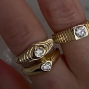 ヨーロッパとアメリカのファッション チタン鋼メッキ 18K ゴールド ハート型ジルコン 指輪
