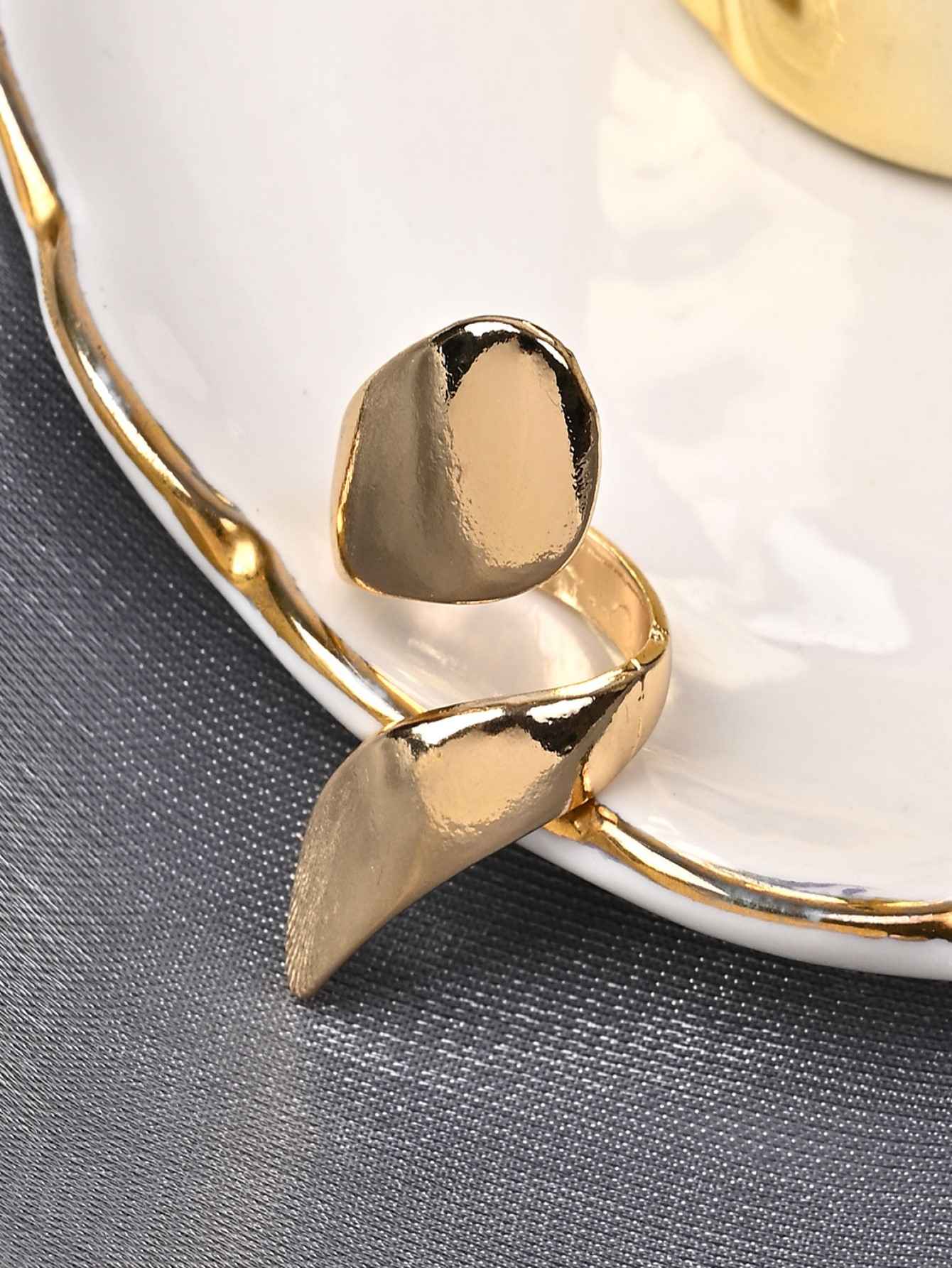 真鍮製指輪　ＩＮＳ風　指輪　シンプルデザイン　韓国ファション
