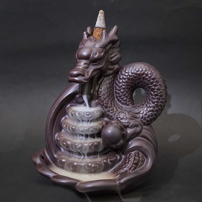 彫刻香炉 龍と人物像の装飾付き（銅製 龍 置物 左向き、右向き