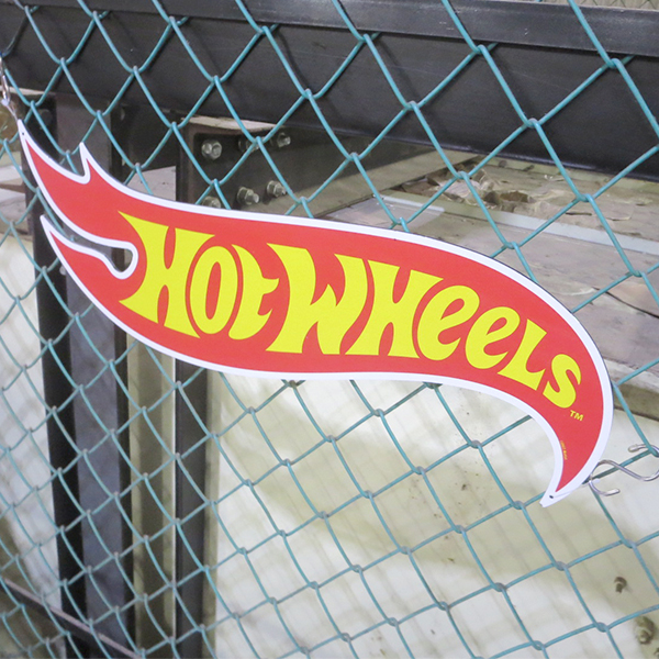 ダイカット メタルサイン Hot Wheels Flames Logo 【ホットウィール