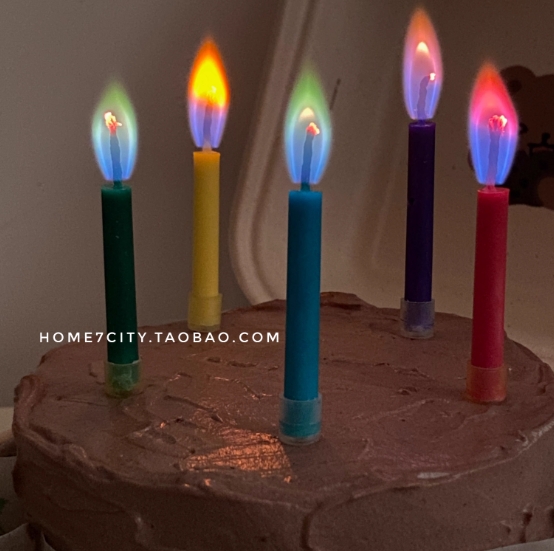 INS アイデア  ロウソク  色つきの炎   置物  ケーキ飾り  誕生日札  誕生日ケーキ   撮影道具  6本入り