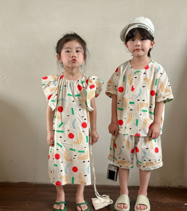 2024 ins  韓国風子供服    花柄 ロンパース    ワンピース 可愛い シャツ+ショートパンツ