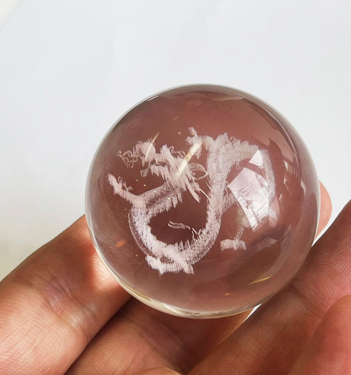 2024干支 】龍 クリスタルガラス製 水晶玉 クリア展示台付 K9 風水