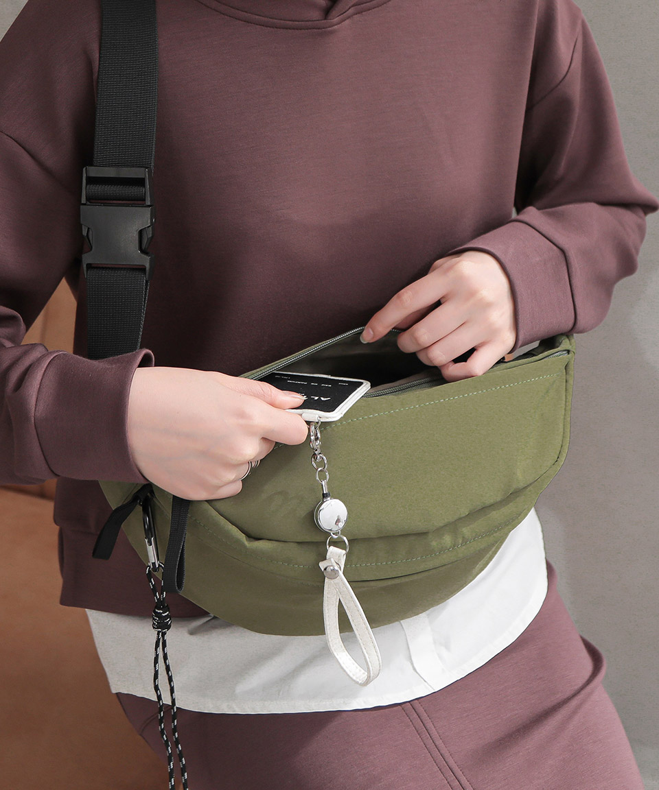 専用出品 rosy khakiボディバッグ 【公式通販】