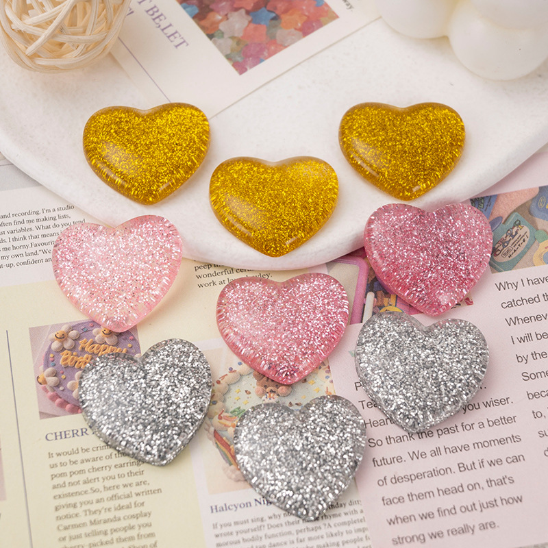 桜の中のうさぎちゃんハートレジンヘアゴム 再販不可。うさぎ