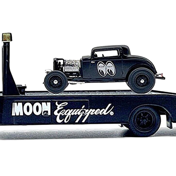 M2 MACHINES 1:64 MOON EQUIPPED 1956 Ford COE & 1932 Ford 3 Window
