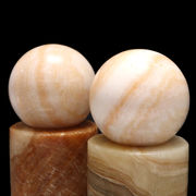 丸玉　龍宮舎利石　タイ/龍宮洞穴産　白　約50?60mm　台付き