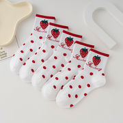かわいい  いちご柄 靴下 レディースソックス 綿の靴下 レディースアパレル 秋冬厚手の靴下  いちごの雑貨