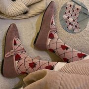 日本と韓国での人気  チェック柄 いちご 靴下 レディースソックス 綿の靴下 長い靴下 いちごの雑貨