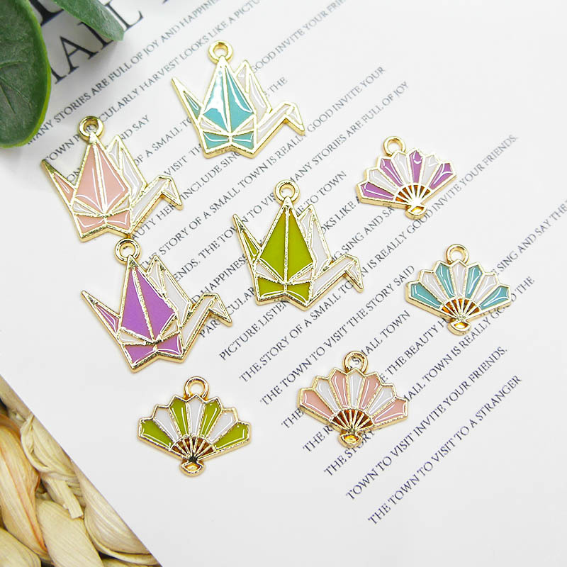 扇形 パーツ 扇子 メタルパーツ 和柄 ハンドメイド 手芸 資材 アクセサリーパーツ 折り鶴 エポチャーム