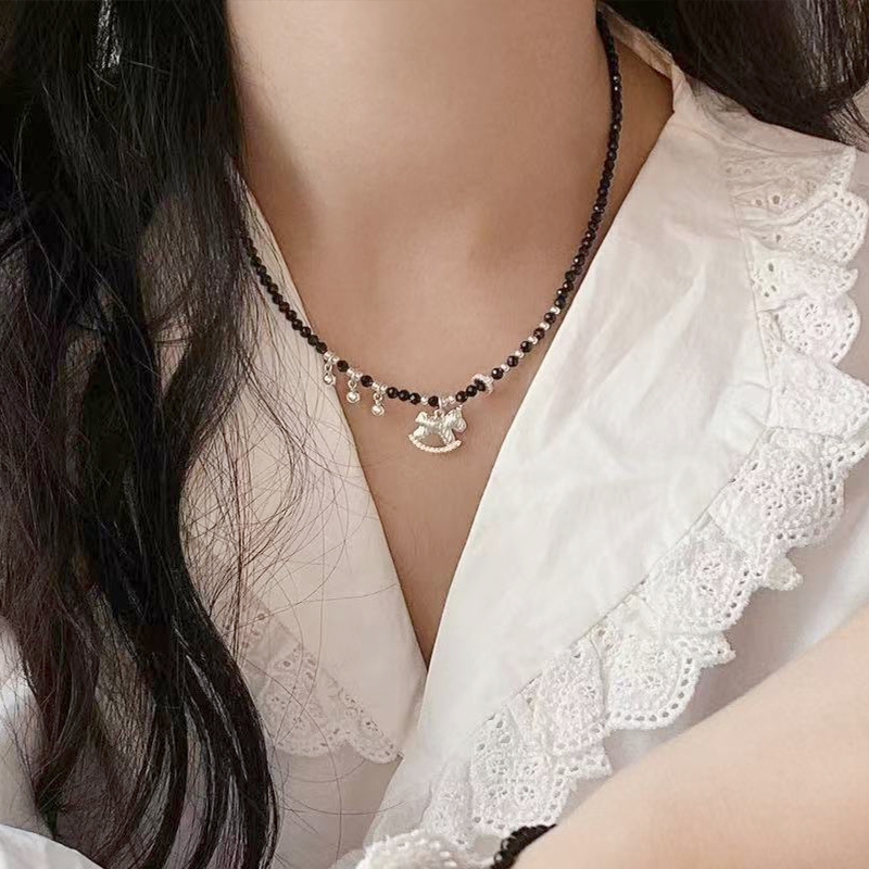 木馬ネックレス 尖晶石 スピネル 天然石 S925 シルバーアクセサリー アレルギー対応 おしゃれ 大人かわいい