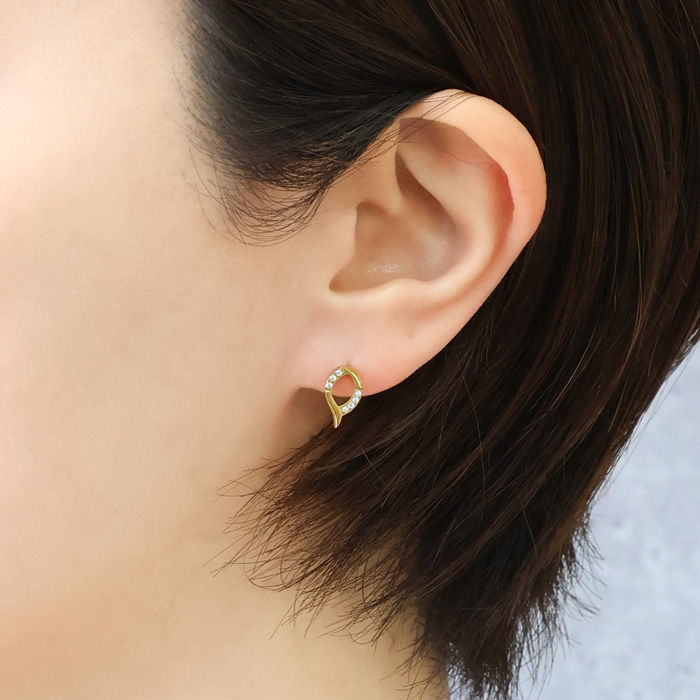 ピアス リーフ 葉っぱ CZダイヤ サージカルステンレス CZダイヤ 両耳用 ゴールド シルバー【国内即納】
