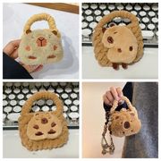 もふもふカピバラがお出かけを癒すイヤホン＆小銭がスッキリ収まる超軽量見せチャーム