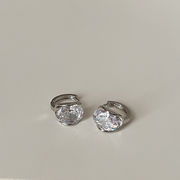 ジルコニアフープピアス　アクセサリー　デザイン　韓国ファッション