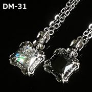 メンズネックレス　紋章を飾るラグジュアリーネックレス　ＣＺダイヤ　ＳＶ風