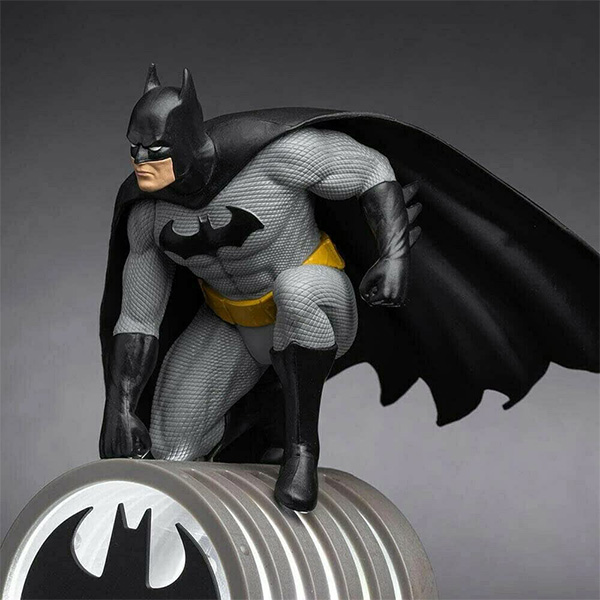 バットマン ジオラマ ライト　バットシグナル　フィギュア付 デスクライト バットマン ジオラマ ライト バットシグナル フィギュア付
