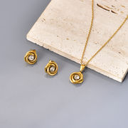 サージカルステンレスピアス　ネックレス　アクセサリー　18kコーティング　INS　金属アレルギー対応