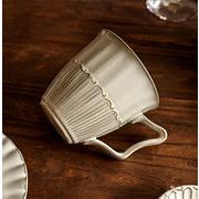 浮彫りデザインレトロマグカップ 陶磁器コーヒーセット ソーサー付き ティータイムの小物に