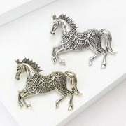 2色 金属 馬のブローチ 男女兼用 動物 競馬 ラインストーン 馬ブローチ コサージュ ピン 馬のアクセサリー