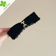 ベロア 蝶結び バナナクリップ 髪留め 秋冬 ヘアアクセサリー ファッション 高級感 やさしい