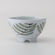 〈ＳＡＬＥ〉【有田焼】 シダ絵 水切らくらく碗 緑・大　日本製