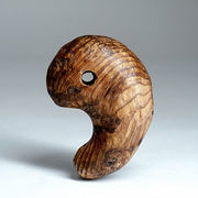 屋久杉 泡瘤 (あわこぶ) 勾玉 33mm 一点もの 鹿児島県 屋久島 国産 日本製 瘤 杉 パワーズウッド 天然木