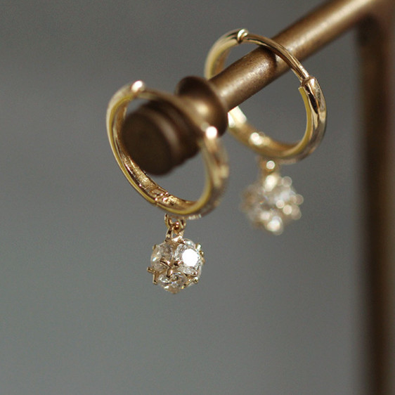 フープピアス アクセサリー 金属アレルギー対応 ピアス 痒くならない 大人 つけっぱなし 揺れる ダイヤ