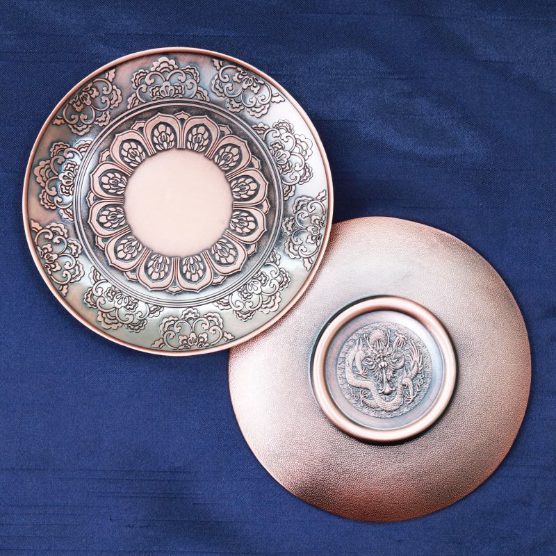 置物 彫り物 お香受け皿 赤 さざれ皿 真鍮製 花曼荼羅 約10cm しんちゅう 合金