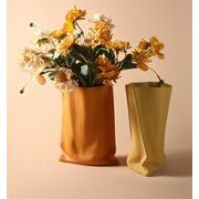 おすすめ商品 花瓶 花器 ポーチ テーブルデコレーション デコレーション シンプル セラミック 折り目