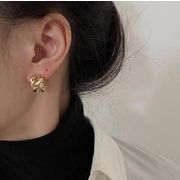 イヤリング   ピアス  女  s925銀の針   新作  韓国風  復古   ハイクラス  設計感   気質   耳飾り  2色