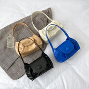 女性に人気のプリーツバッグ2022新しい流行のメッセンジャーバッグファッションショルダーハンドバッグ