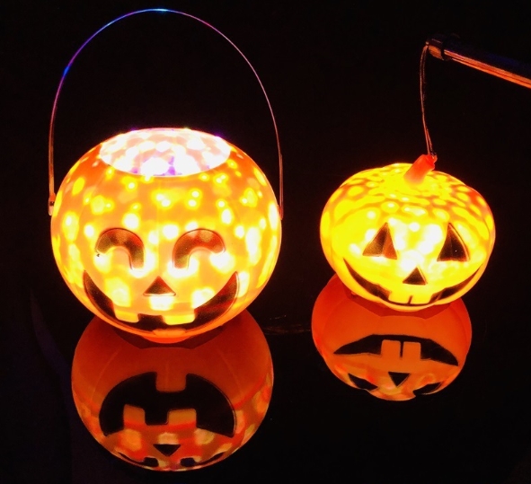 人気！ 子供  ハロウィン パーティーアクセサリー  発光 かぼちゃランプ  可愛い 装飾品  提灯   2色