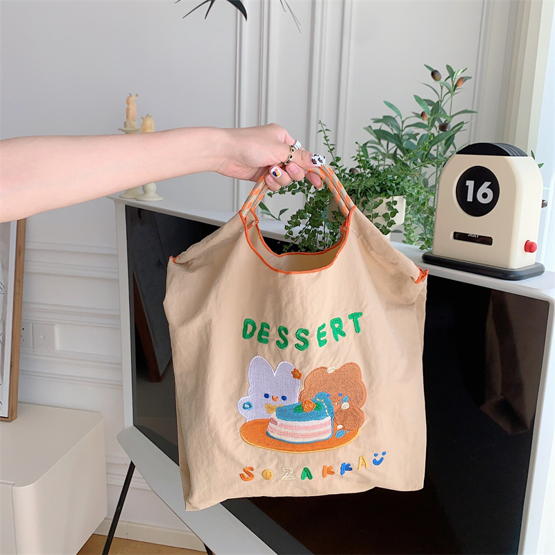 ハンドバッグ エコバッグ かわいい 刺繍 デザイン 韓国