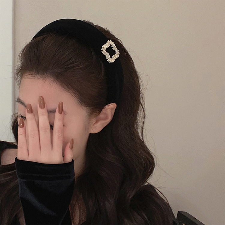 カチューシャ　ヘアアクセサリー　髪留め　前髪　韓国ファッション　秋冬　ファー　ベルベット