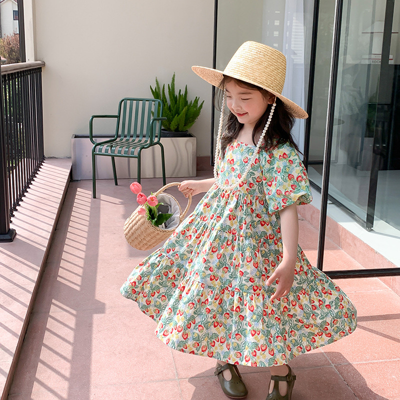 キッズワンピース　イチゴ柄　ふんわりドレス　韓国風子供服　女の子夏物　新作　
