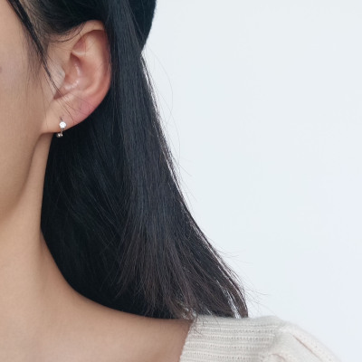 蝶耳ボタン女性のコンパクトでイヤリングニッチデザイン感高級感のあるイヤリング