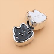 ゴム・ヒモ用太め穴/軽量CCB樹脂/白黒デコパーツ/猫雑貨/猫パーツ/最安値保証