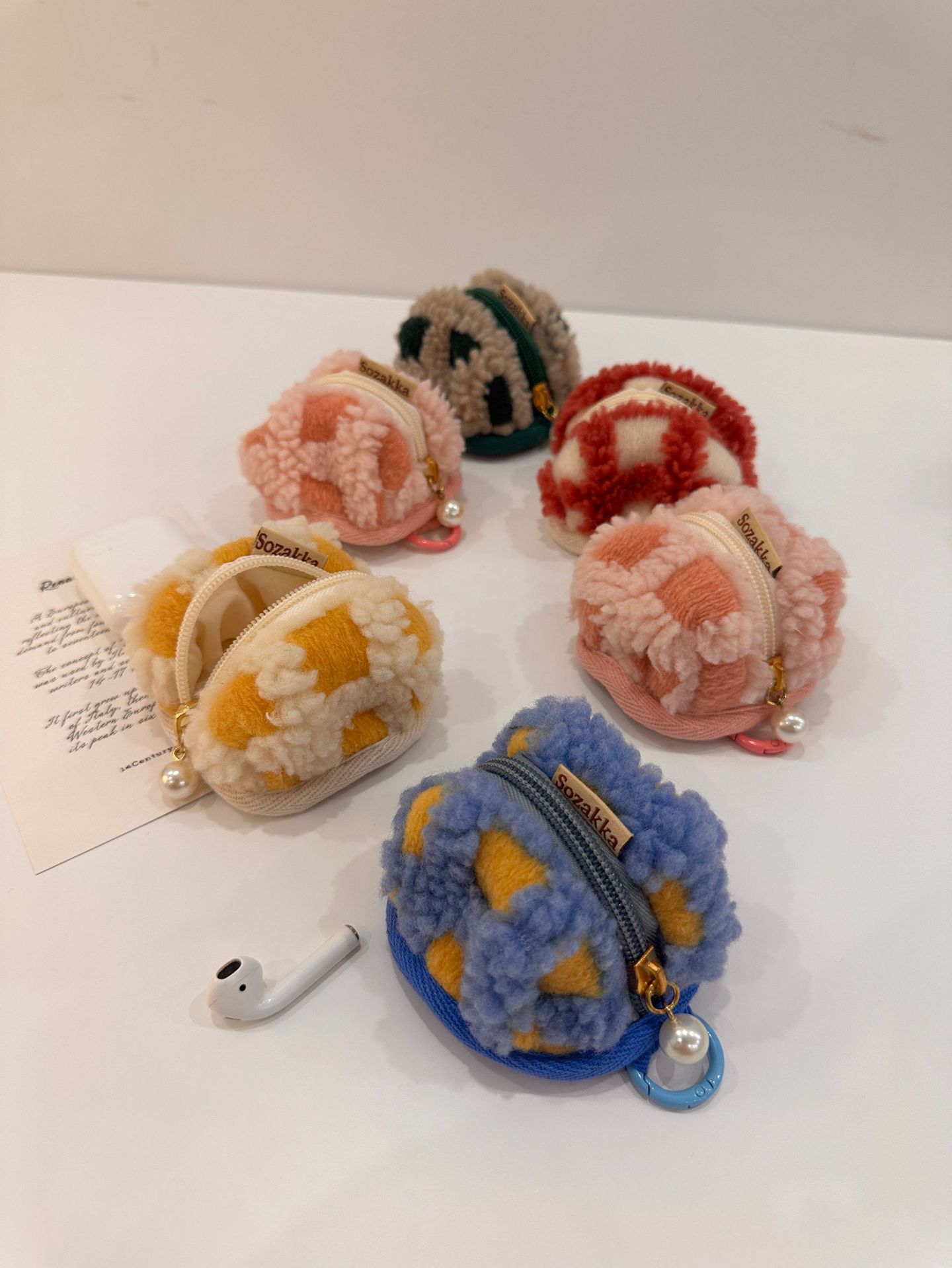 小物入れ イヤホン入れ ポーチ もこもこ コインケース ファスナー ミニ コンパクト 薬入れ 小銭入れ | 卸売・  問屋・仕入れの専門サイト【NETSEA】