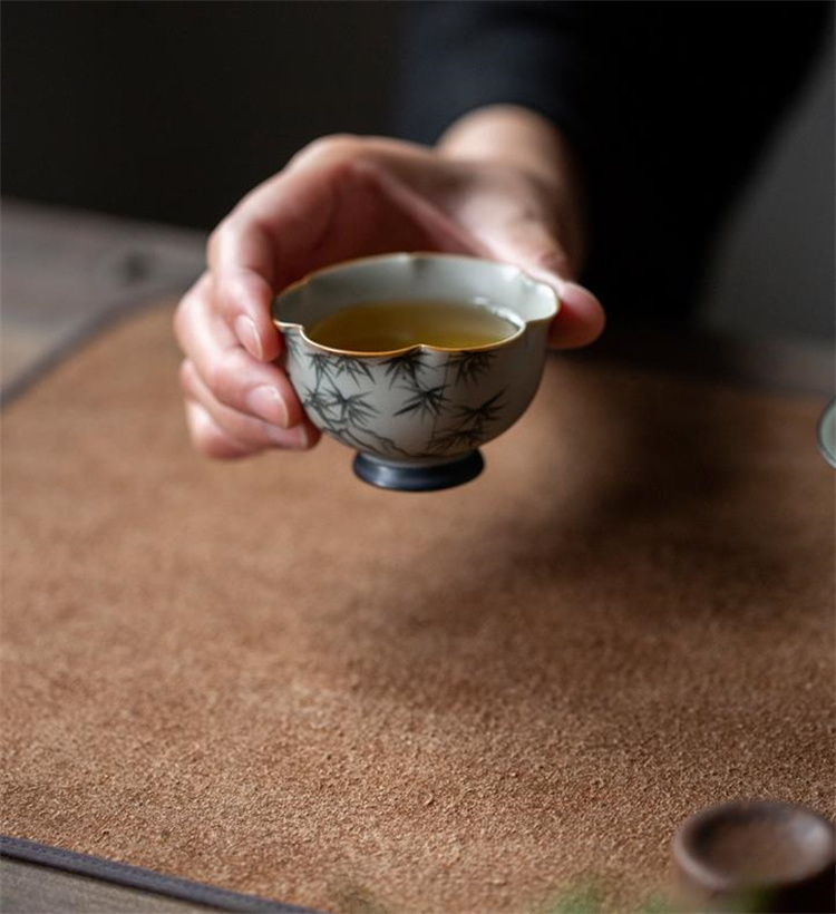 品質は本当に素晴らしいです 激安セール カンフー茶器 手描き 主人杯 中国の風 エレガント 石竹花口茶杯