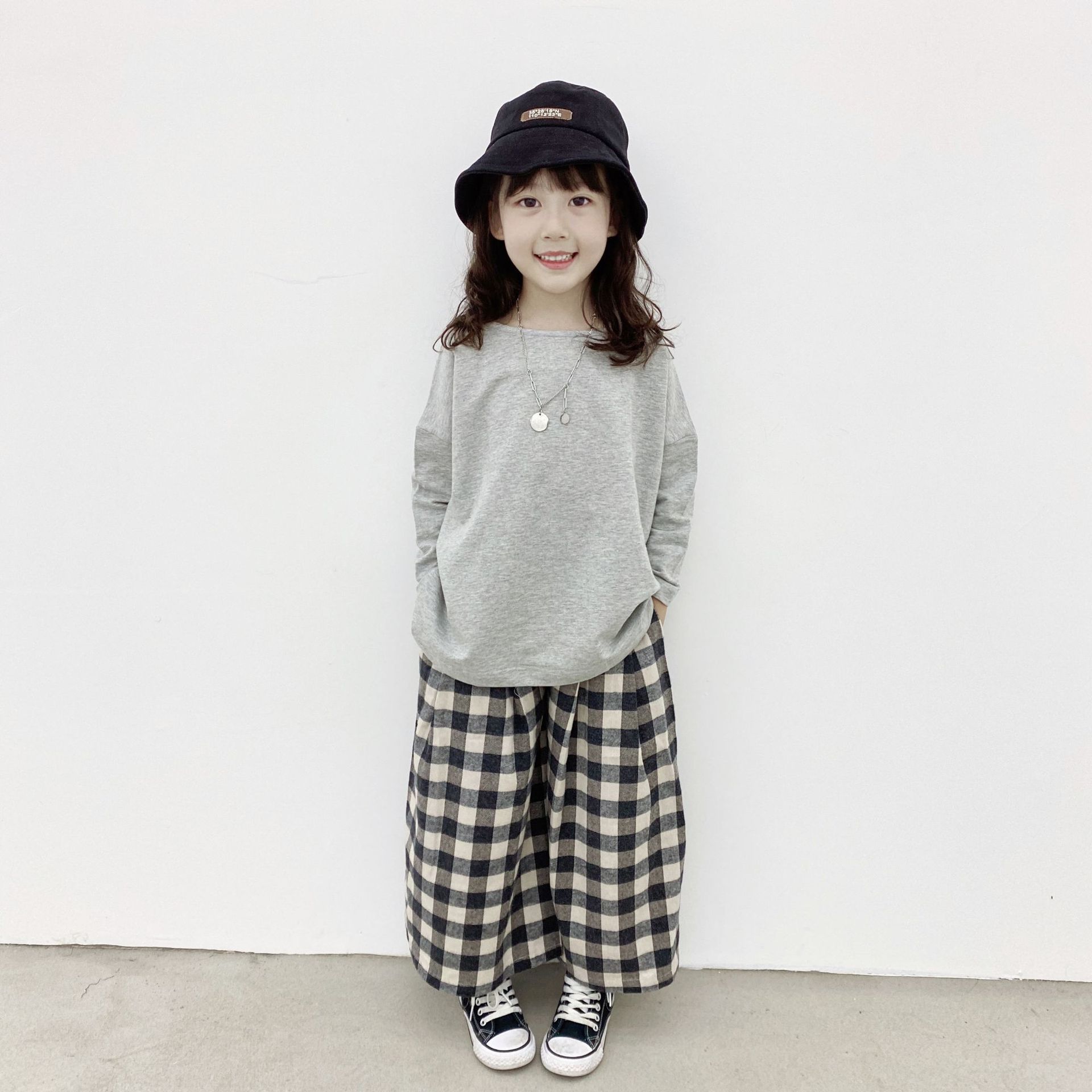 2022年春の子供服日本の女の子の綿の起毛チェック柄ワイドレッグパンツ親子9点キュロット