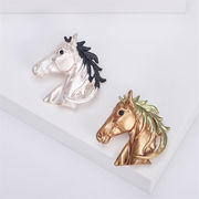 2色 馬のブローチ ラインストーン 動物 ブローチ コサージュ ピン 馬のアクセサリー