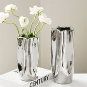 おすすめ商品 激安セール  オシャレ 抽象 曲面花瓶 陶磁器花瓶 水養花瓶 北欧スタイル リビングルーム