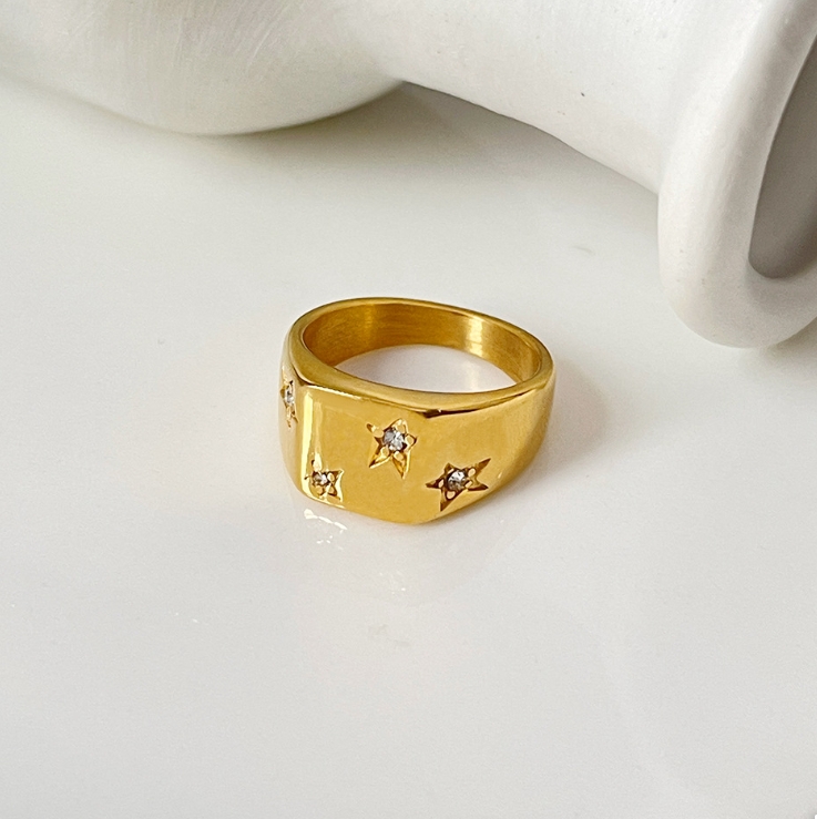 欧米 の新製品 アクセサリー かわいい人気の五芒星のジルコン リング ステンレス鋼 18k メッキ 女性の指輪